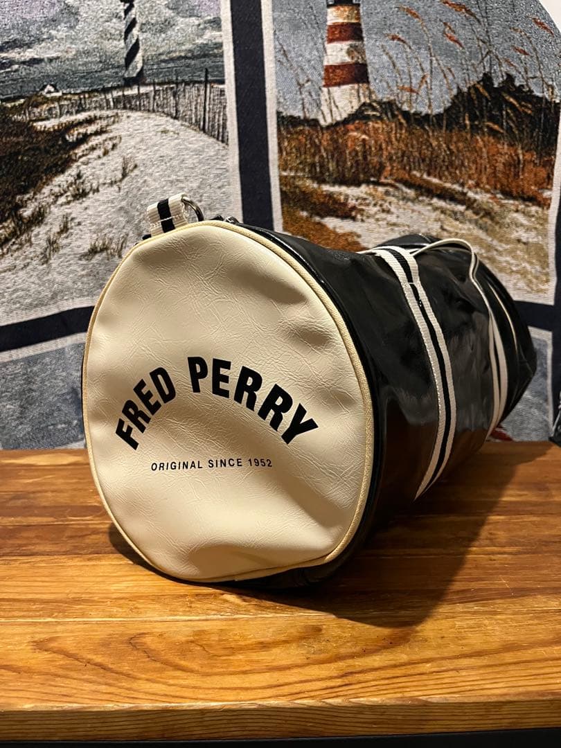FRED PERRY ドラムバッグ ブラック/ホワイト 即購入可