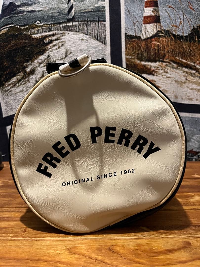 FRED PERRY ドラムバッグ ブラック/ホワイト 即購入可