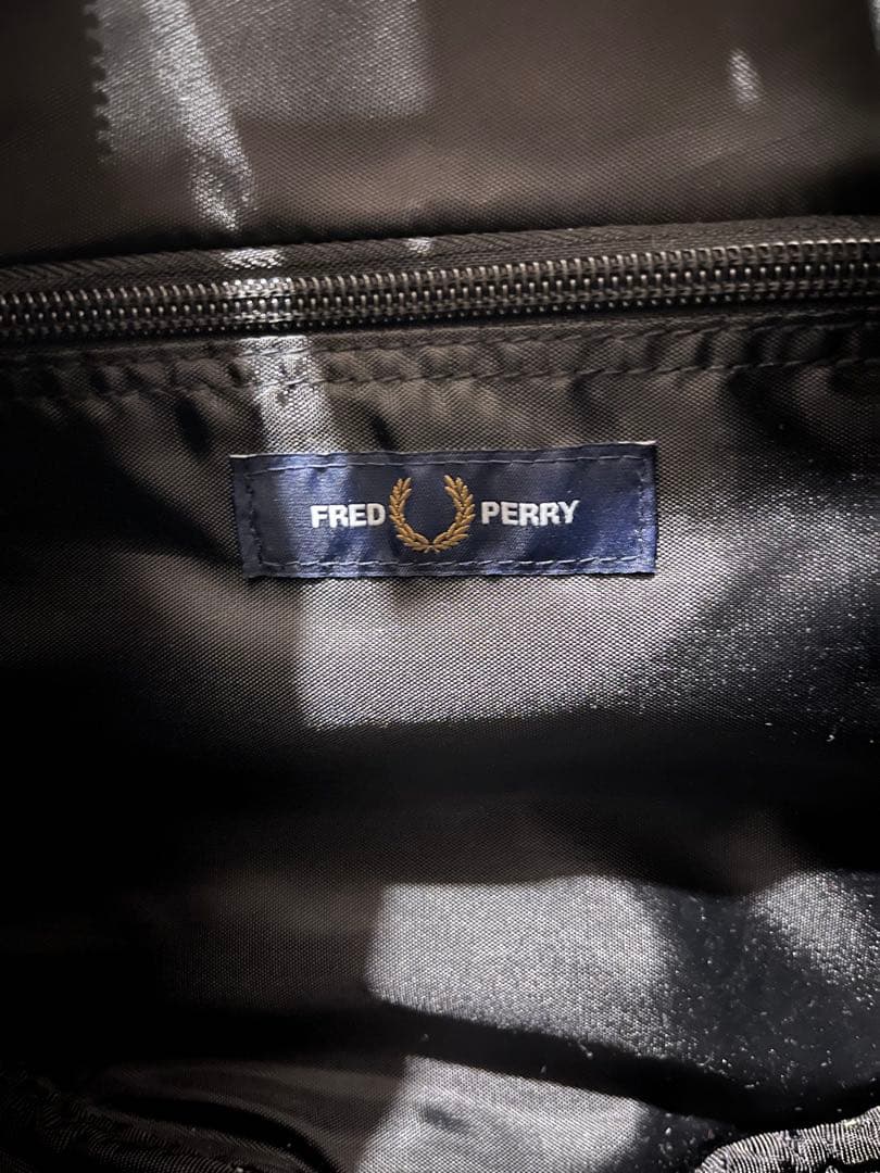 FRED PERRY ドラムバッグ ブラック/ホワイト 即購入可