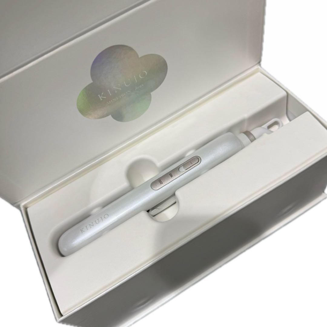 キヌージョ　KINUJO ミニアイロン deux 新品未使用
