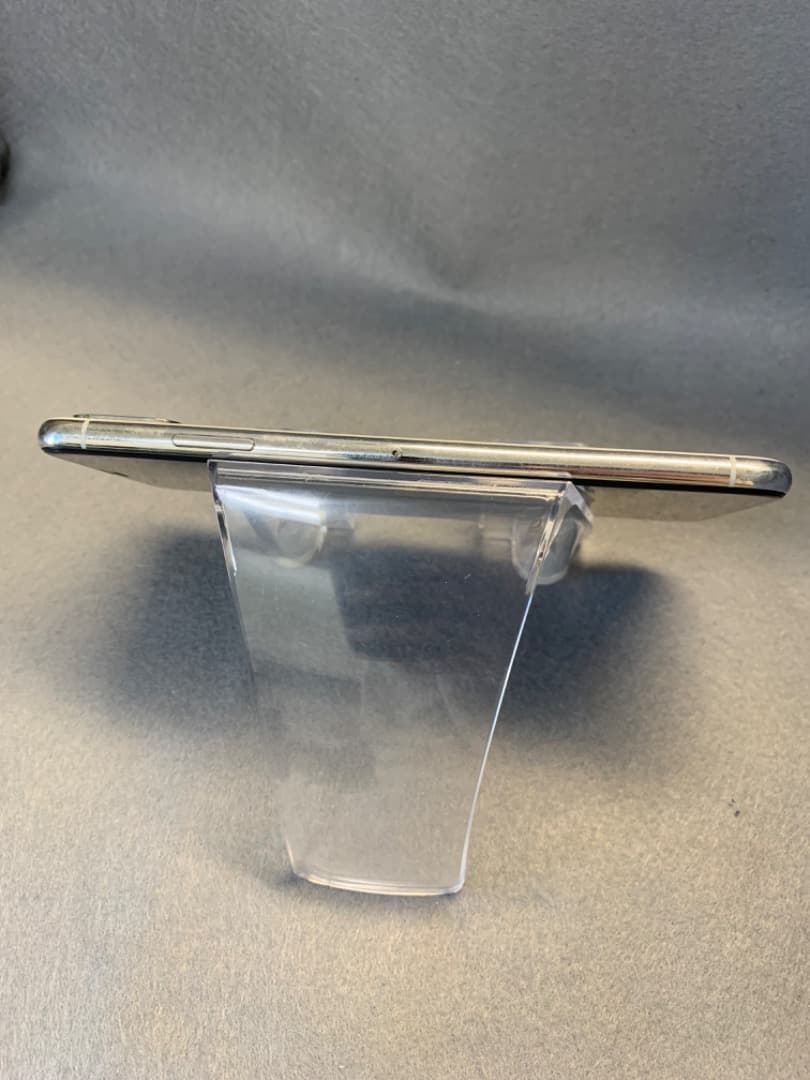 美品　国内版　SIMフリー　iPhoneXS MAX　 64GB ホワイト色