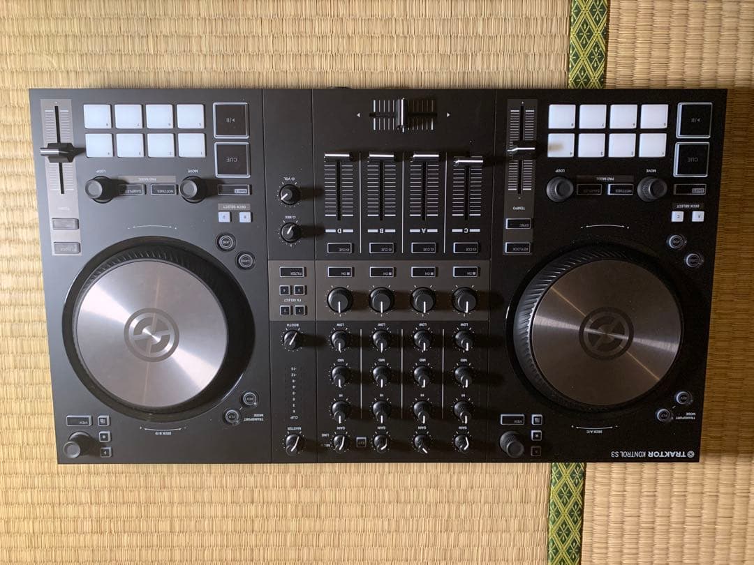 【値下げ中】TRAKTOR KONTROL S3