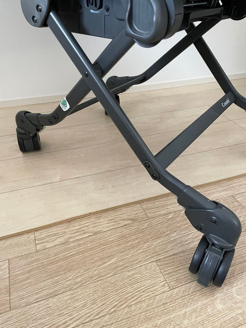 コンビ　ホワイトレーベル　ネムリラAUTOSWING long スリープシェル