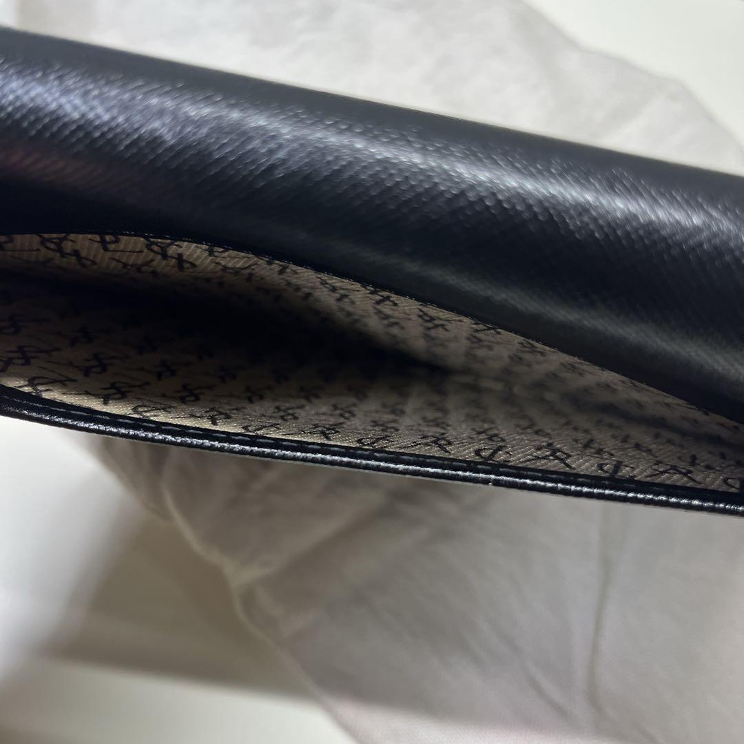 YSL イヴ・サンローラン ブラックレザー クラッチバッグ