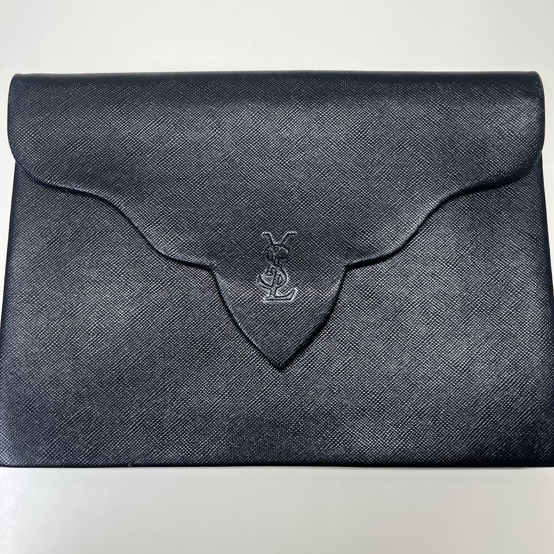 YSL イヴ・サンローラン ブラックレザー クラッチバッグ