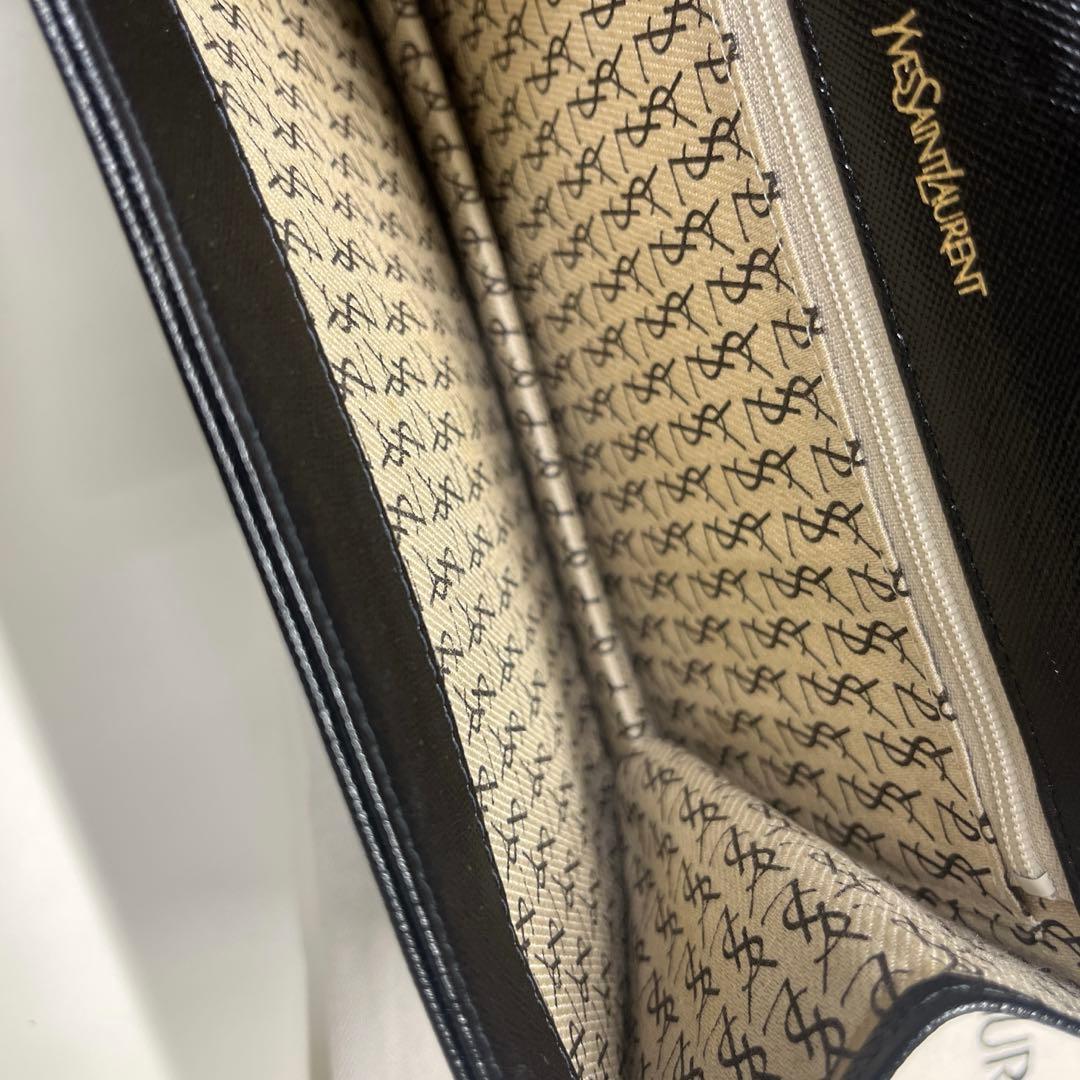 YSL イヴ・サンローラン ブラックレザー クラッチバッグ