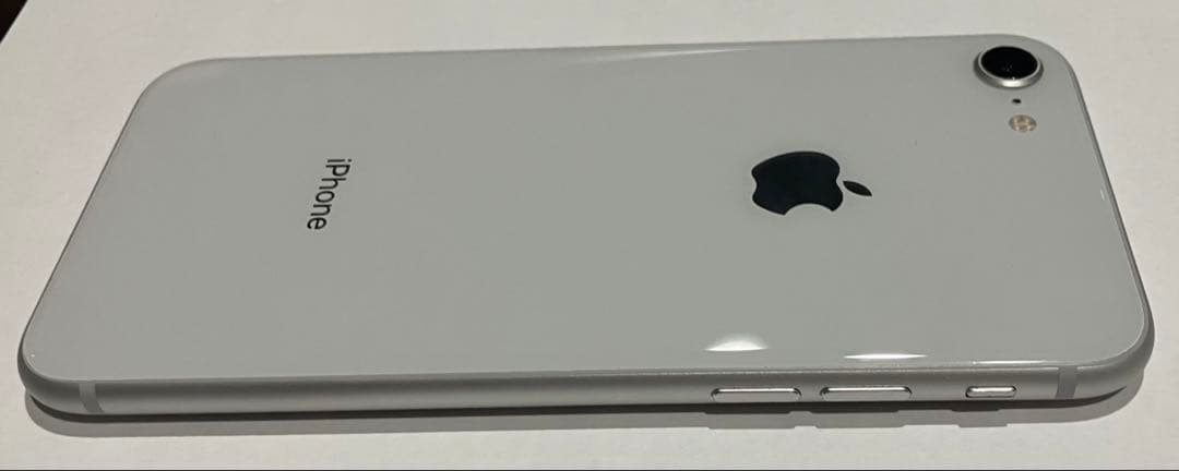 Apple iPhone 8 128GB本体