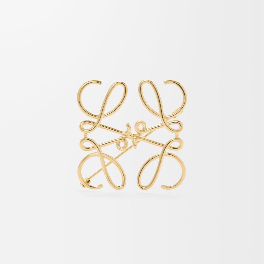 LOEWE アナグラムブローチ