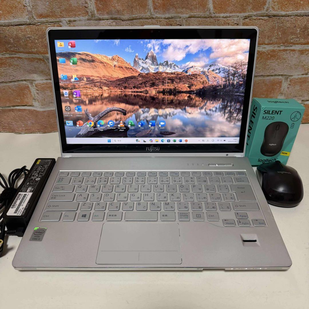 富士通タッチノートPC 2K画面 Corei5 SSDサクサク起動　Win11