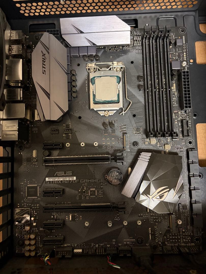 CPU i7 7700k ASUS ROG STRIX 270F gaming