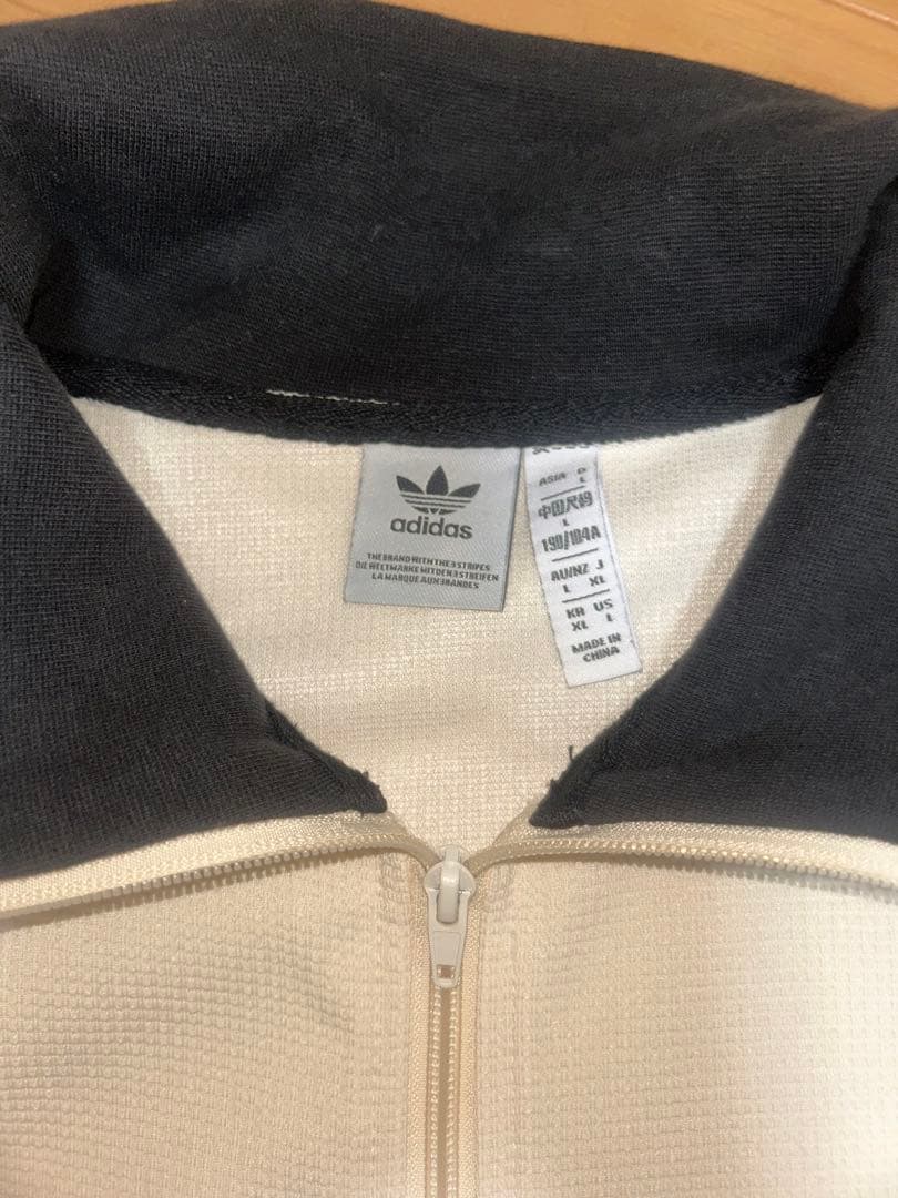 adidas ワッフルトラックジャケット