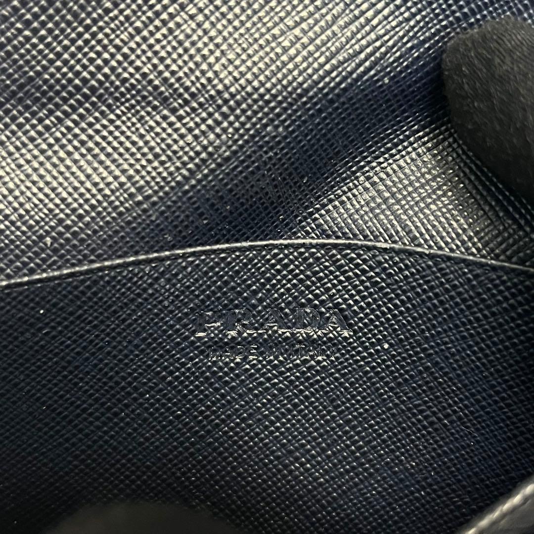 希少✨プラダ カードケース 名刺入れ サフィアーノレザー ロゴ金具 ネイビー