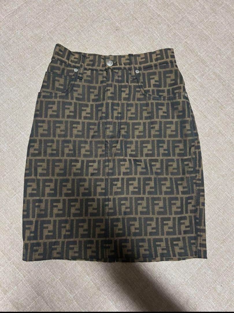 Fendi ロゴパターン タイトスカート