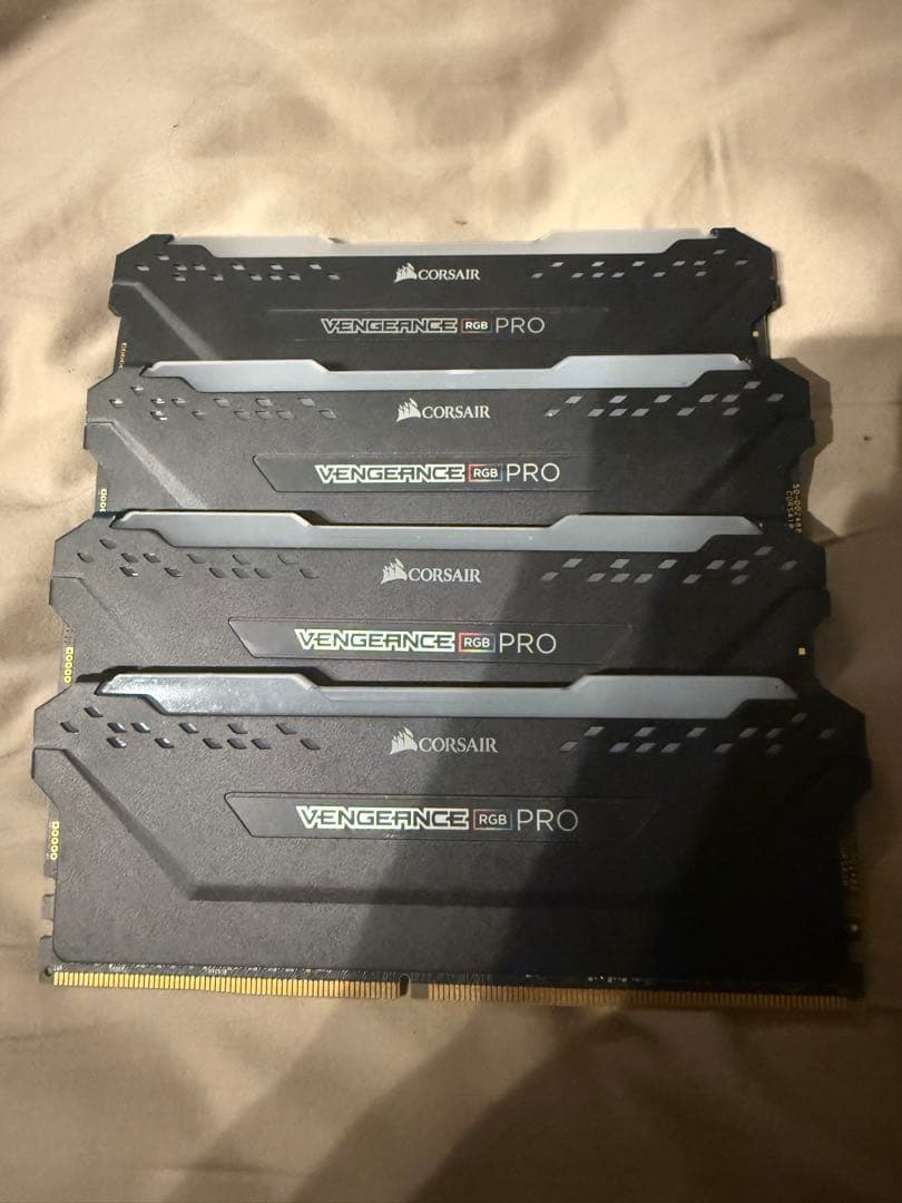 R*8様 CORSAIR DDR4-3600MHz メモリ 16GB ×4枚