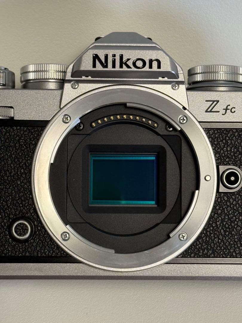 【値下げ延長】Nikon Z fc ミラーレスカメラ 本体レンズ付き