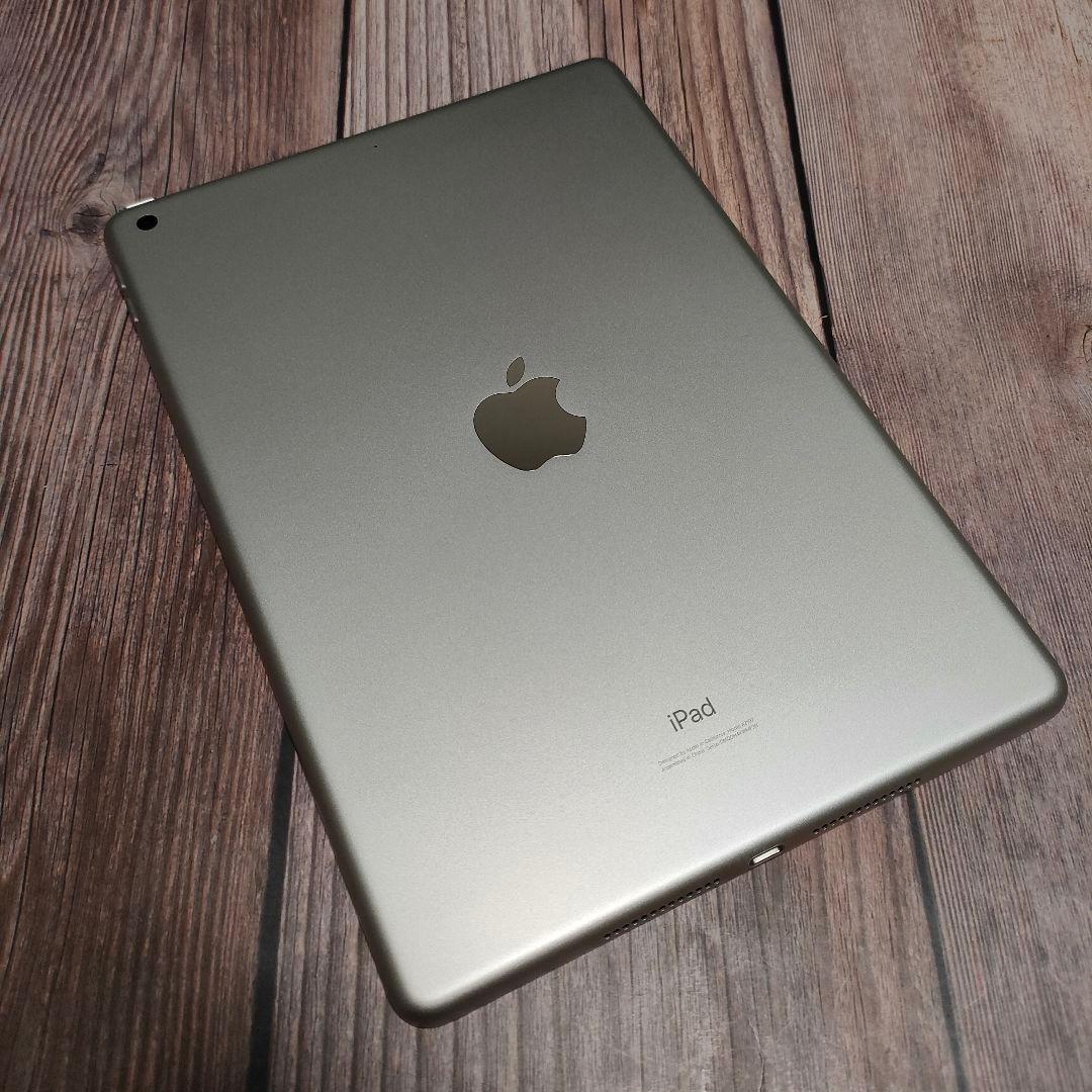 iPad 第7世代 32GB シルバー 新品近い