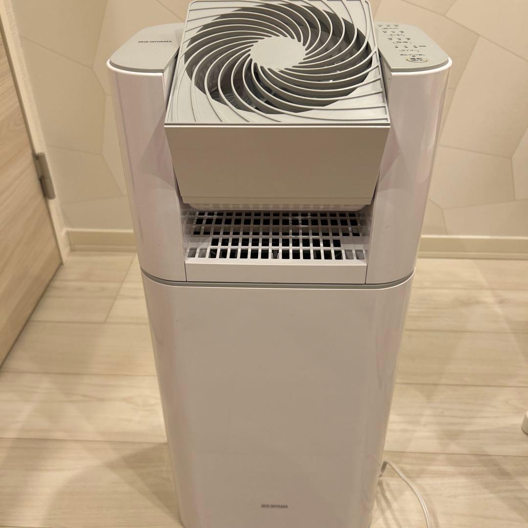アイリスオーヤマ　衣類乾燥除湿機　ホワイト
