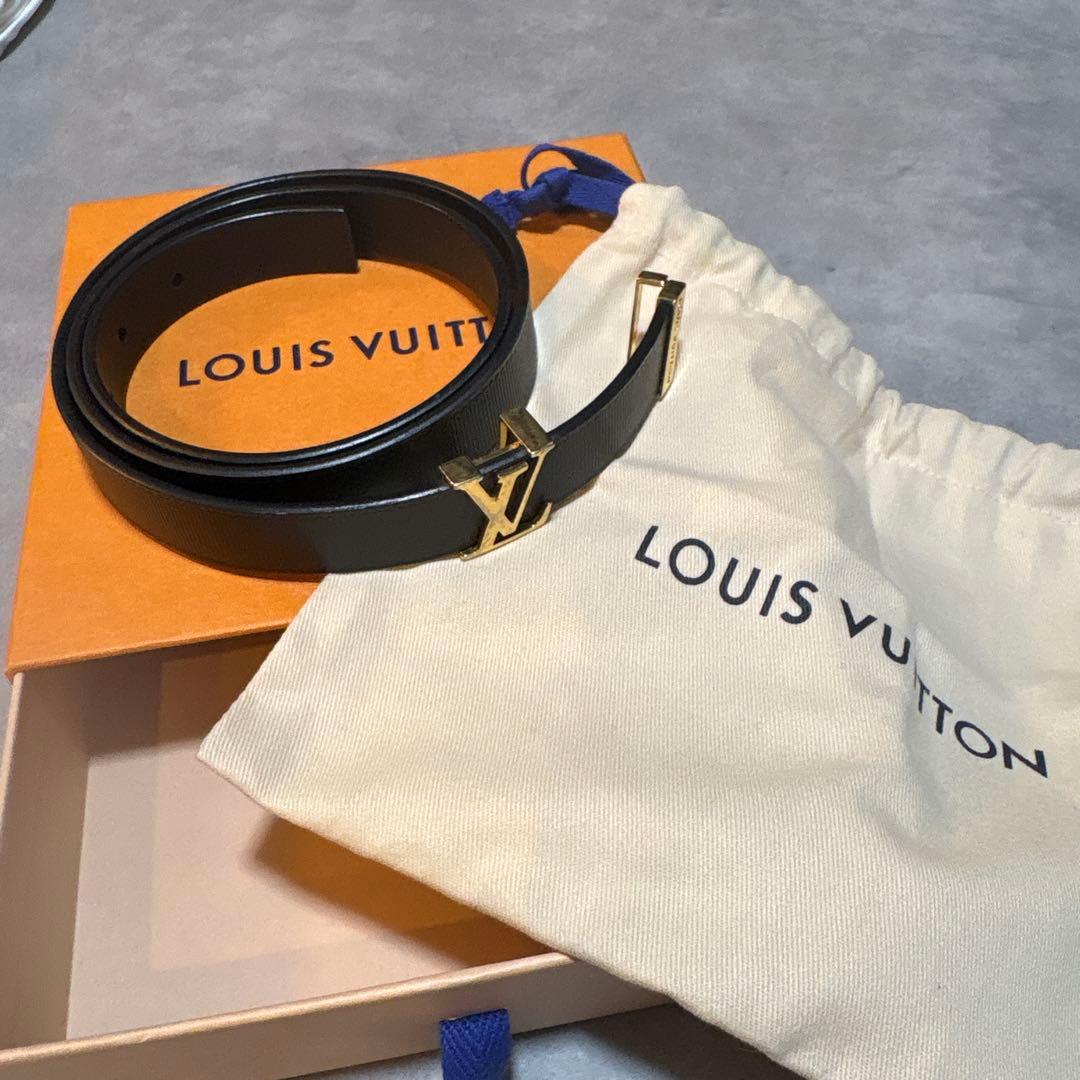 LOUIS VUITTON ブラックレザーベルト　レディース