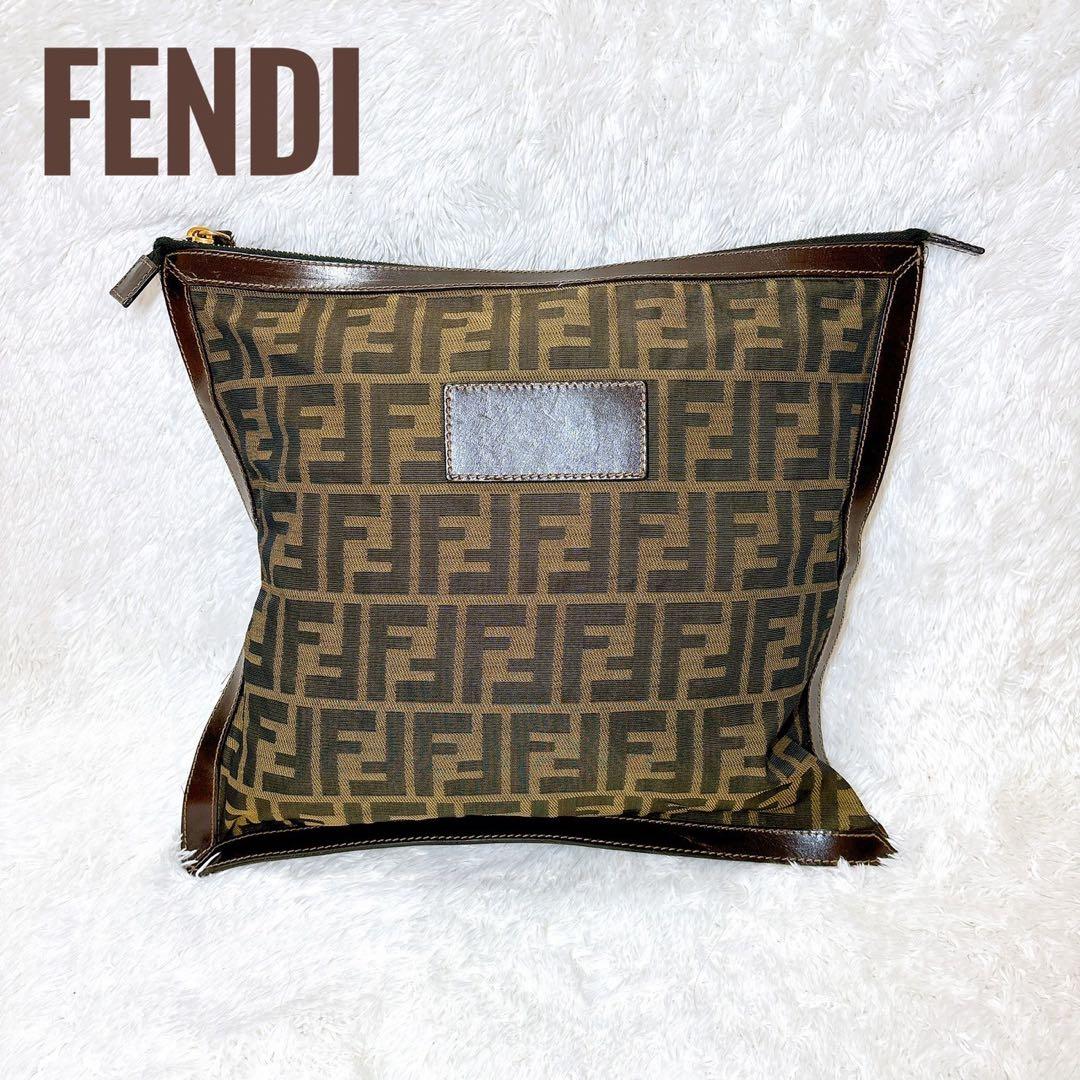 FENDI✨セカンドバッグ　ポーチ　ズッカ　ブラウン　茶　レザー