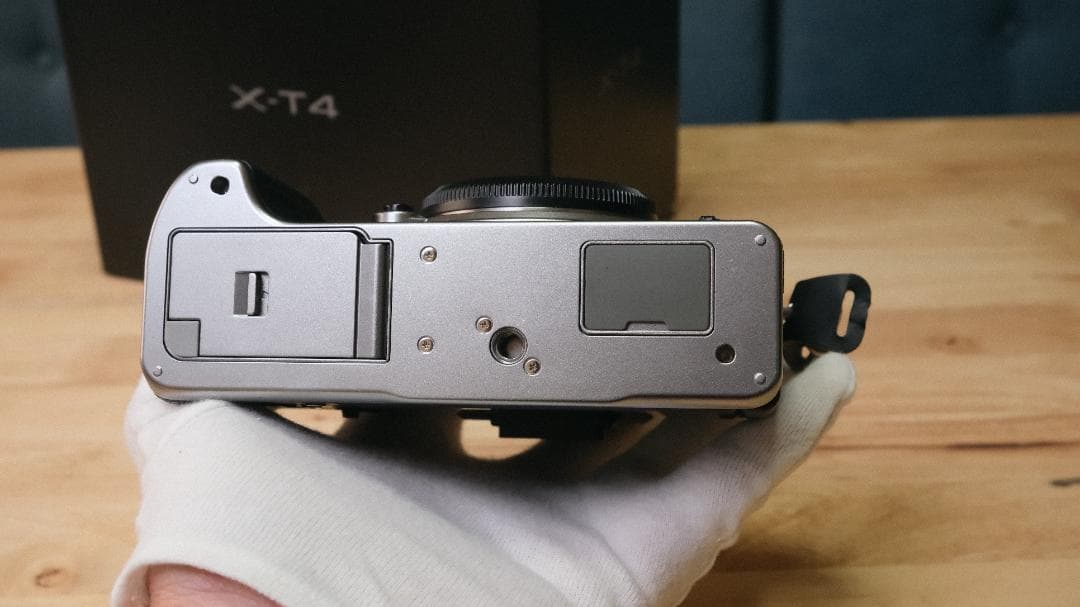 【修理点検済】FUJIFILM (フジフイルム) X-T4 ボディ　シルバー