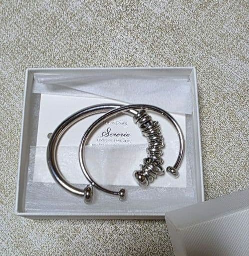 soierie コイルバングル