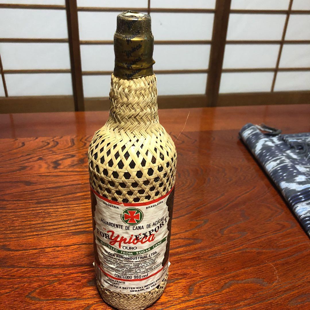 おそらくお酒だと思います。