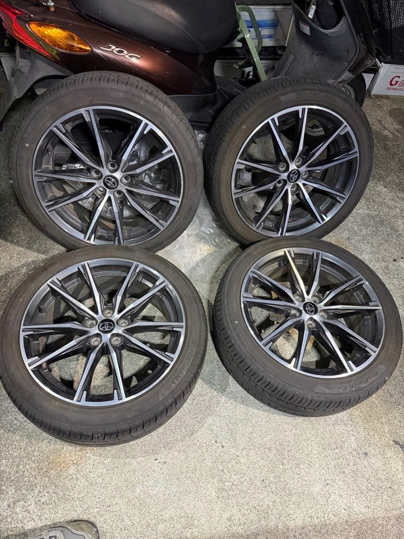 トヨタ　86 ZN6 純正ホイール　ハチロク　215/45R17 タイヤ使えます