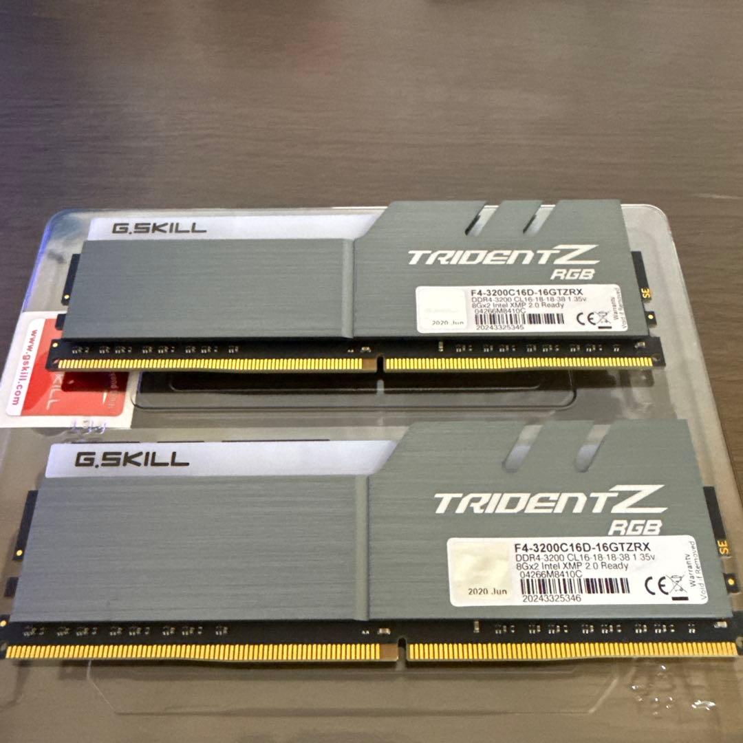 G.SKILL Trident Z RGB DDR4 16GB（8GB×2）