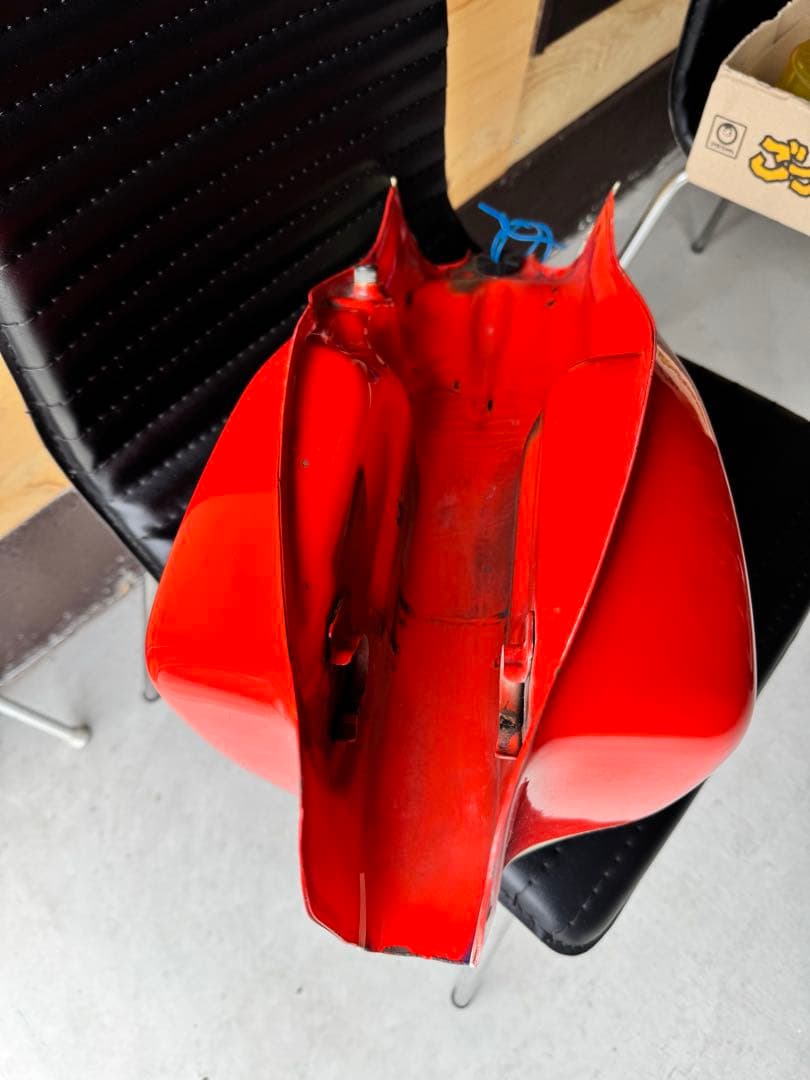 送料込　TLR200 HONDA バイクタンク 青赤白