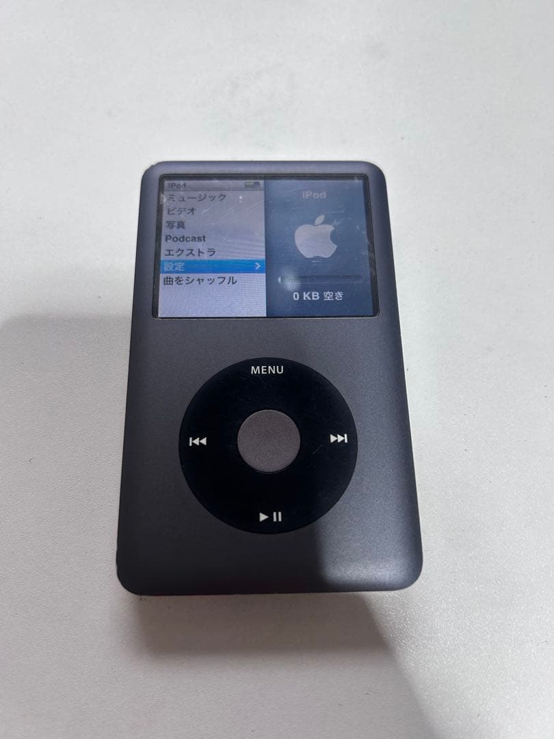 Apple iPod classic 16GB USBケーブル付属