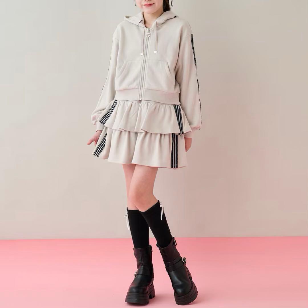 メゾピアノ新品新作タグ付きスポーティーラインジップパーカ＆スカパンセットアップ