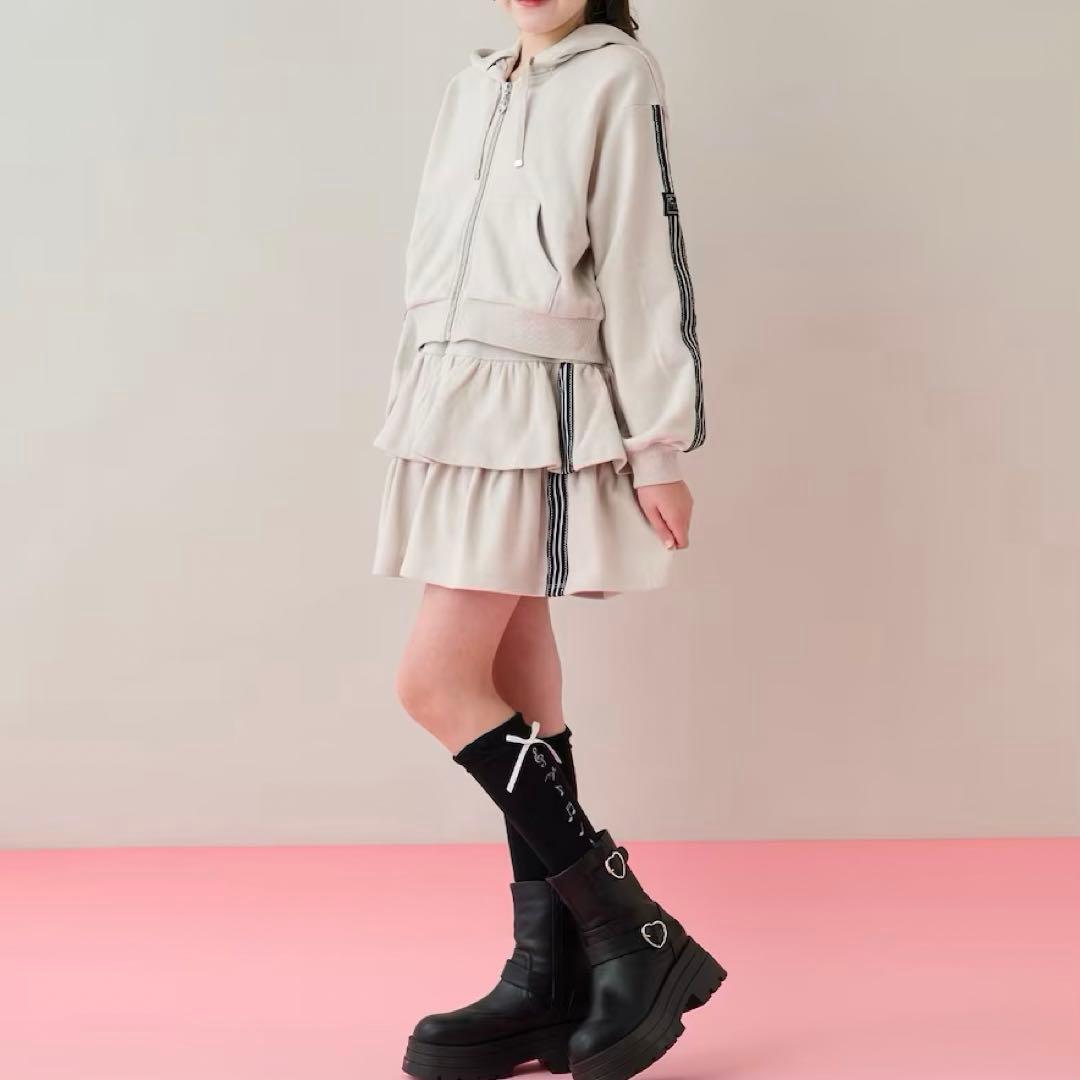 メゾピアノ新品新作タグ付きスポーティーラインジップパーカ＆スカパンセットアップ