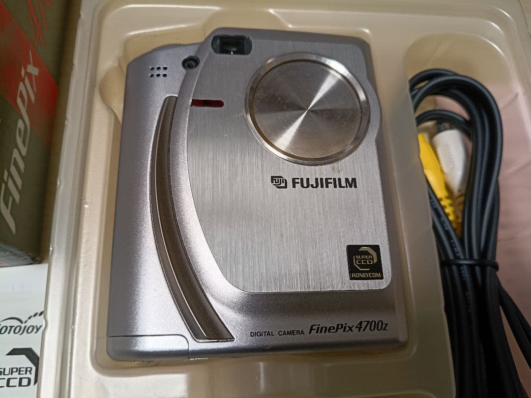 Fujifilm FinePix 4700z デジタルカメラ　箱あり
