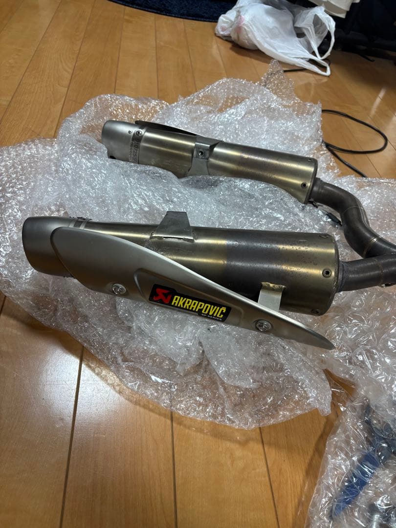 Akrapovic gsr400 gsr600用マフラー