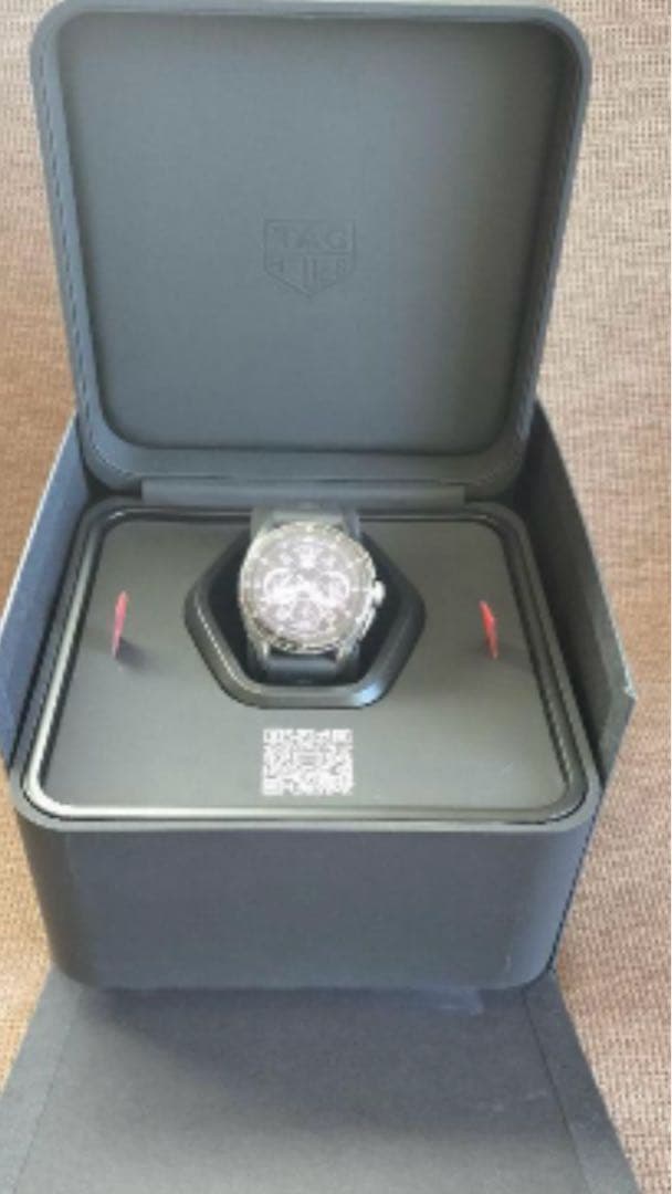 タグホイヤーコネクテッド E4 42mmスマートウォッチ　動作問題無し大きな傷無