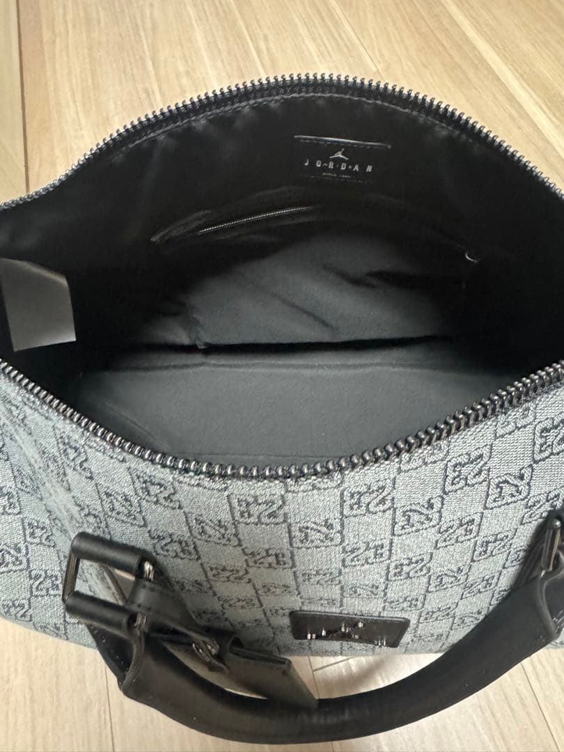 【値下げ応じます】ジョーダン ダッフルバック モノグラム Jordan