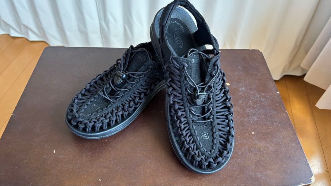 美品！KEENサンダル　メンズユニーク黒