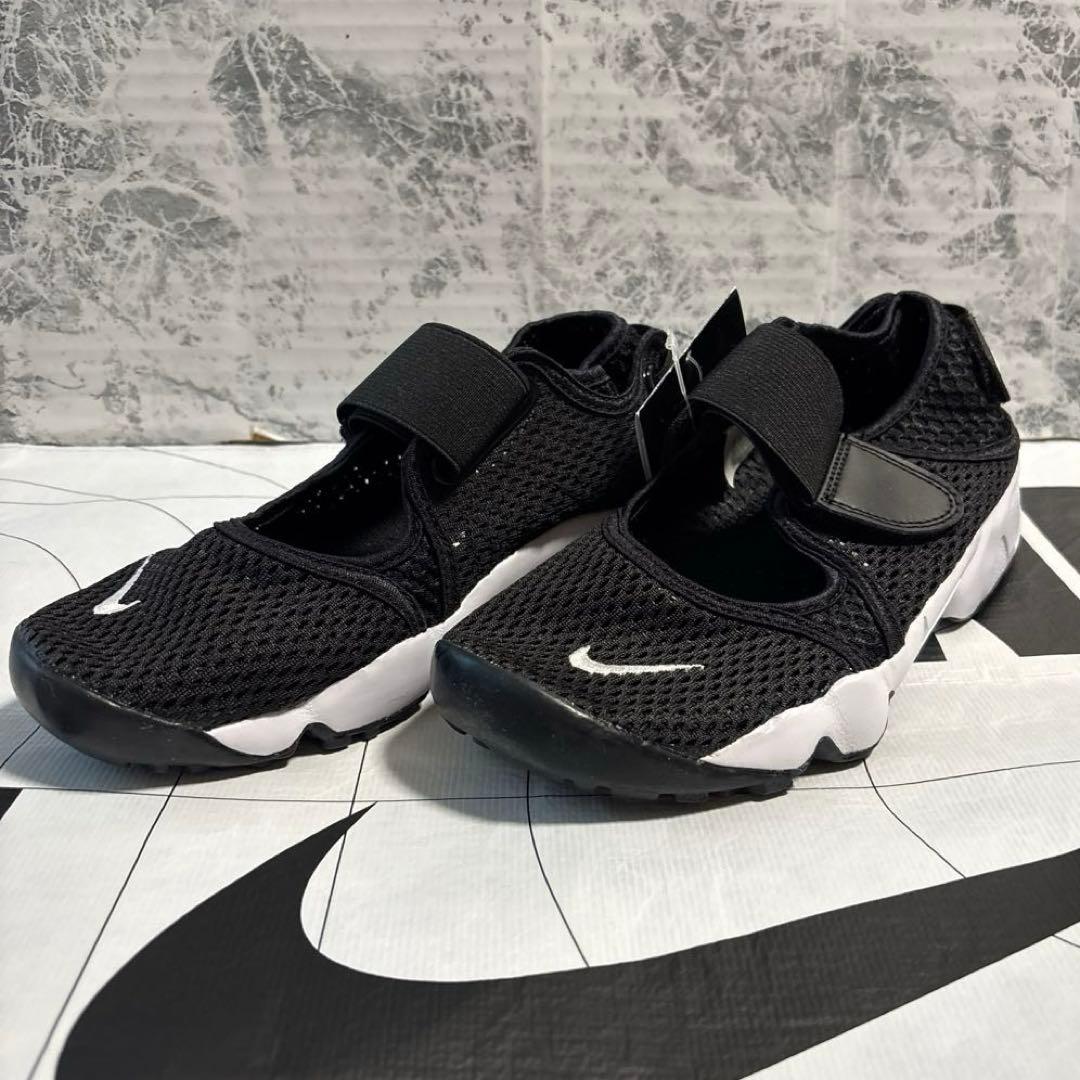 ナイキ　新品　リフト　23.5㎝