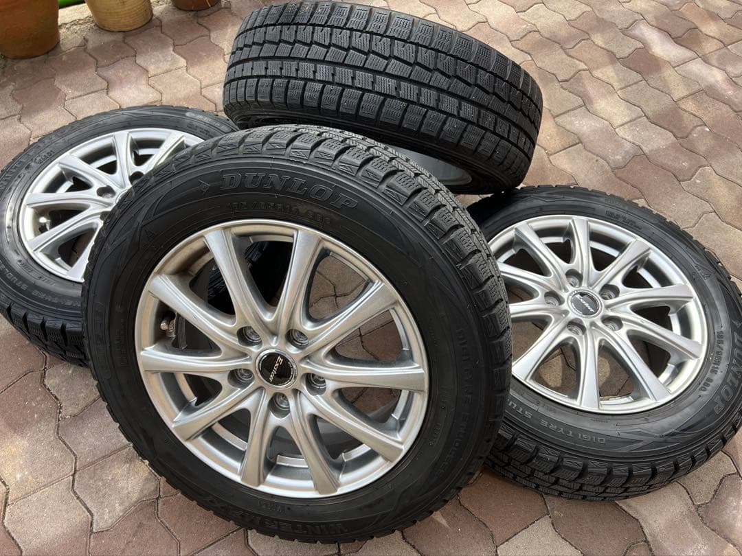 DUNLOP 15インチ スタッドレスタイヤ ホイールセット フリード