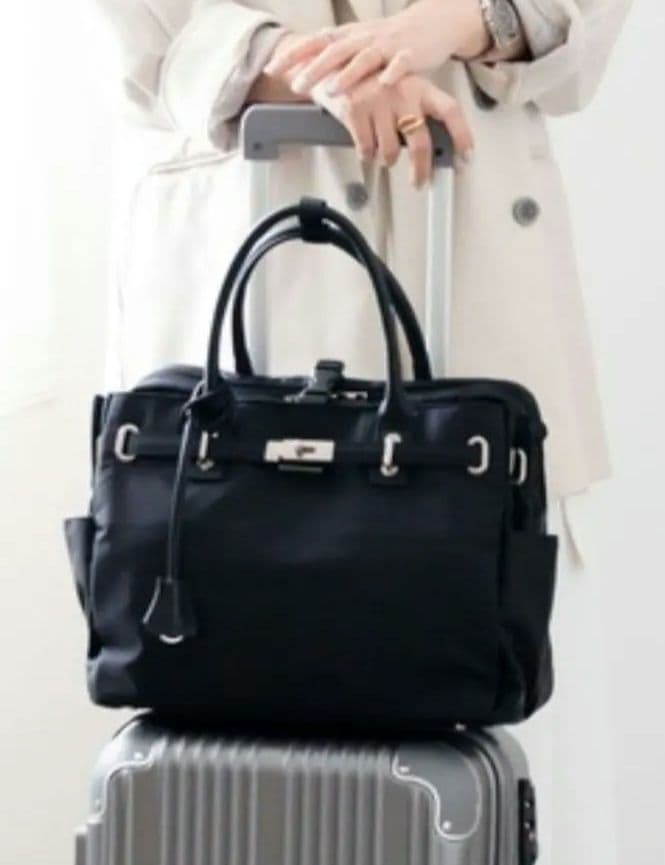 金具付き ナイロン 4way A4 PC収納 キャリーオンバッグ ブラック