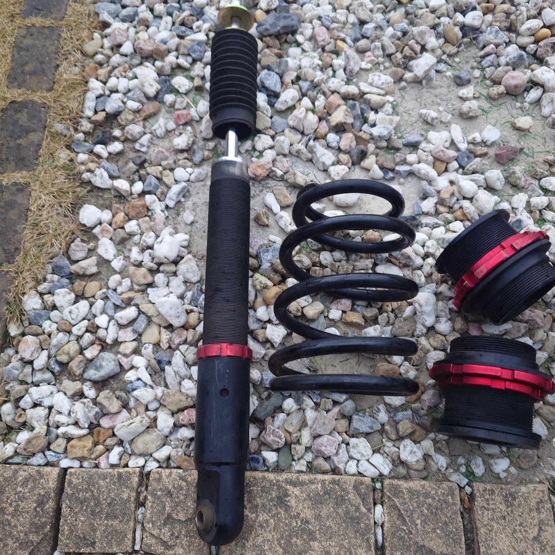 E12 ノート　BLITZ　車高調　リヤのみ