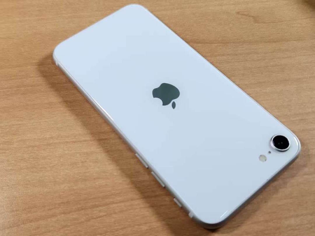 020900E iPhone SE A2782 第3世代 64GB