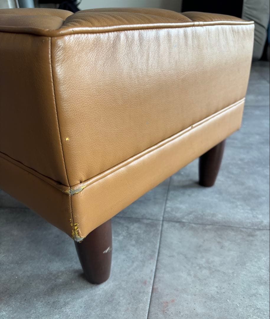 カリモク60 オットマン キャメル　ロビーチェア