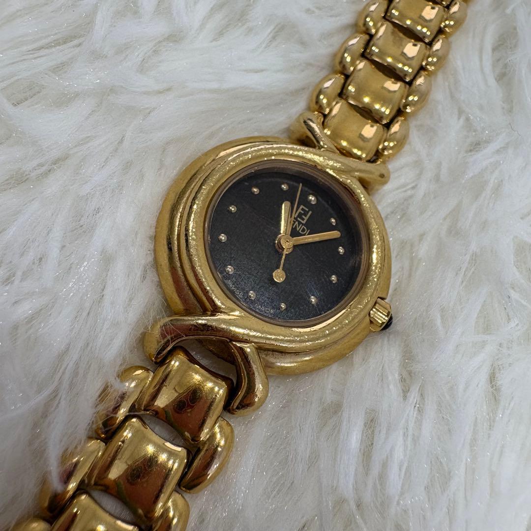 【希少】Fendi 700L QZ シェルブラック文字盤 時計 ゴールド