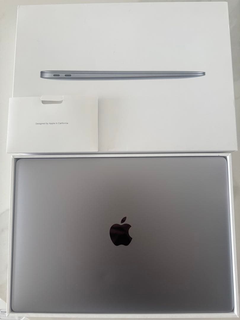 超美品 MacBook Air M1 13インチ2020 256GB/8GB