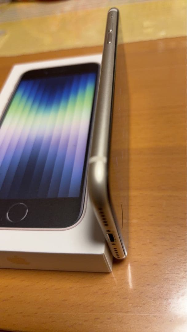 iPhone SE（第3世代） 128GB ホワイト