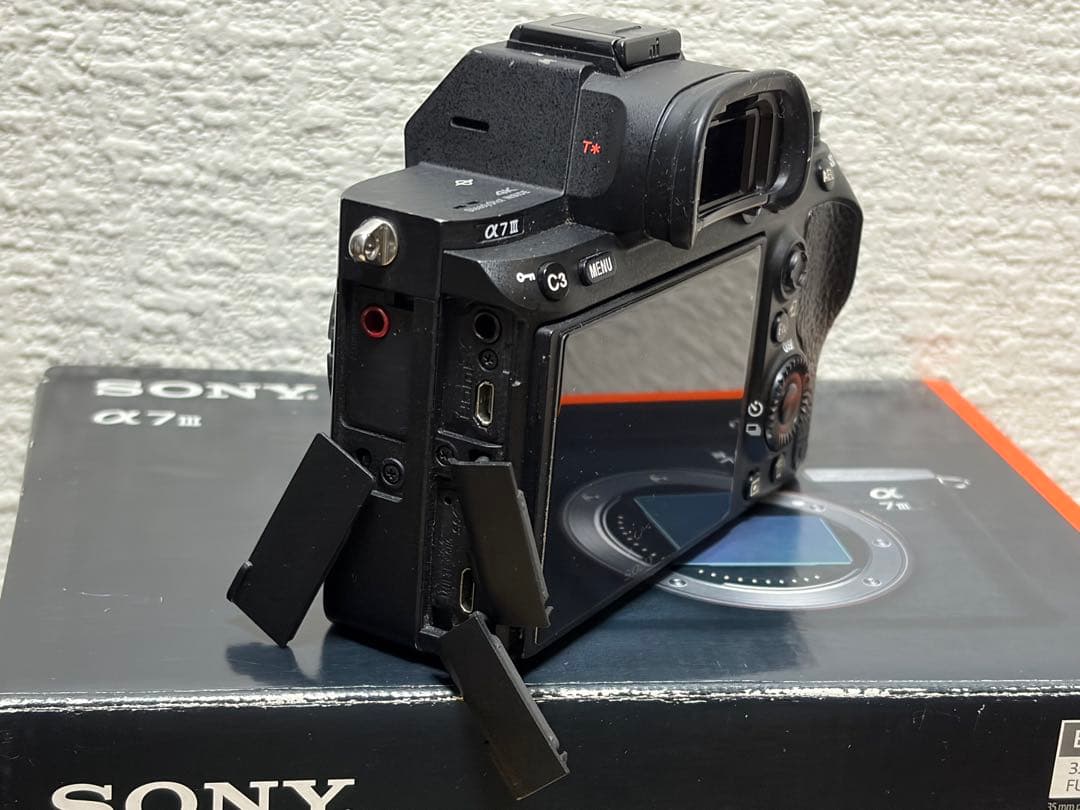 SONY α7 III ボディ ミラーレス一眼カメラ【ILCE-7M3】