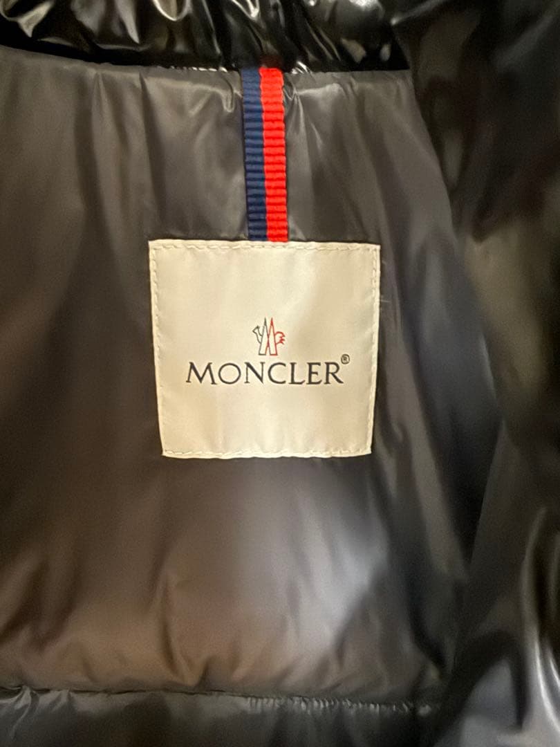 【現行/未使用】定価300,300円 モンクレール マヤ 4（XL）