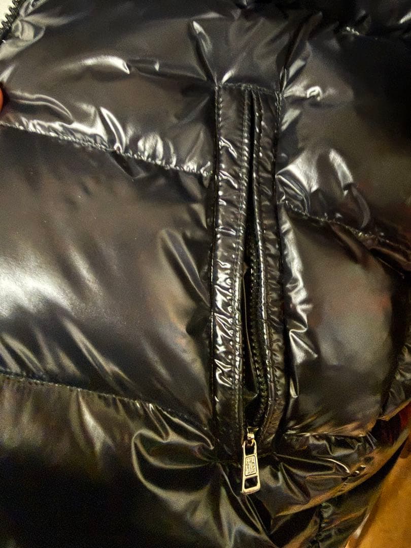 【現行/未使用】定価300,300円 モンクレール マヤ 4（XL）