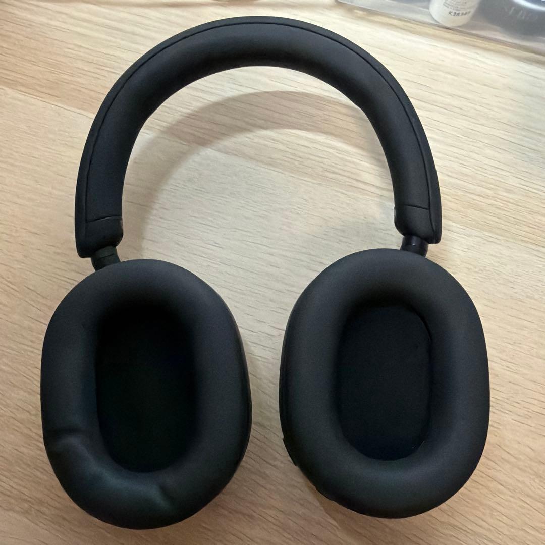sonyWH-1000XM5ワイヤレスヘッドホン キャリングケース付き